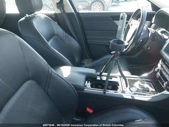 Jaguar XF 2017 SAJBK4BN9HCY46335 Image 5