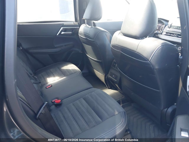 JA4T5VA99SZ622548 Mitsubishi Outlander Se