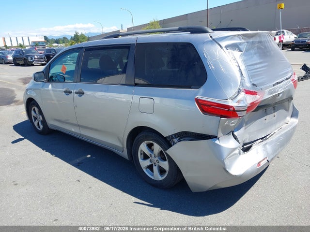 5TDZZ3DC6HS794532 Toyota Sienna