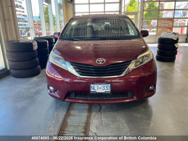 2015 Toyota Sienna Sport მანქანა იყიდება აუქციონზე, vin: 5TDXK3DC2FS585202, აუქციონის ნომერი: 40074005