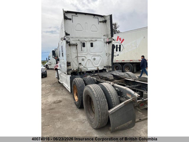 Freightliner Cascadia 125 2015 3AKJGLDV9FSGD9102 Image 3