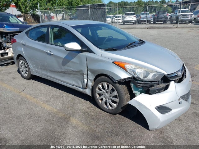 2013 Hyundai Elantra Gls/limited მანქანა იყიდება აუქციონზე, vin: 5NPDH4AE1DH327253, აუქციონის ნომერი: 40074051
