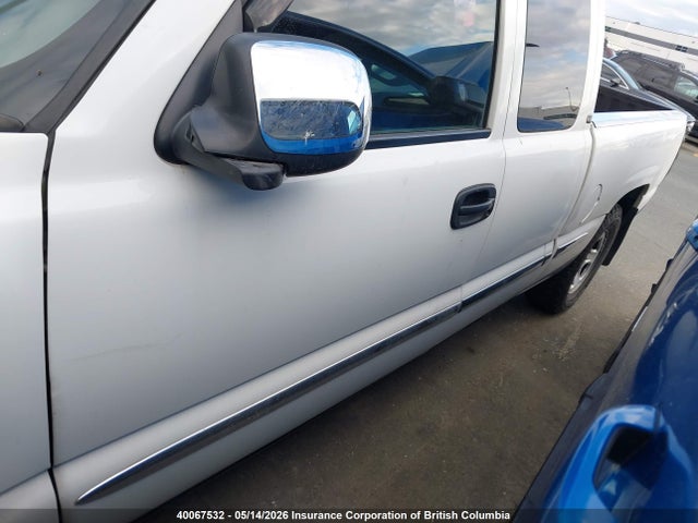 Auction sale of the 2000 Gmc New Sierra C1500, vin: 1GTEC19V3YZ282062, lot number: 40067532