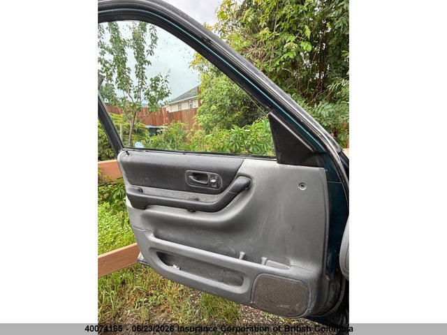 1998 Honda Cr-v მანქანა იყიდება აუქციონზე, vin: JHLRD1742WC811531, აუქციონის ნომერი: 40074165
