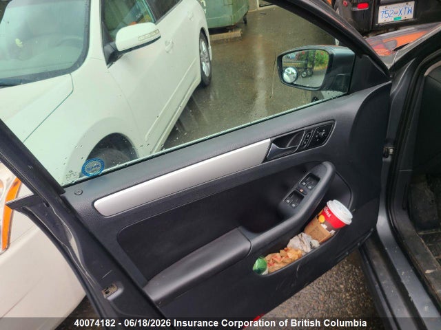 40074182 :رقم المزاد ، 3VWLL7AJ6BM067588 vin ، 2011 Volkswagen Jetta مزاد بيع