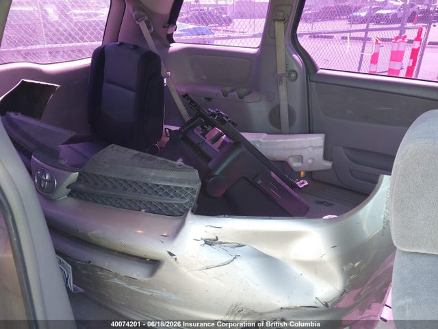 2004 Toyota Sienna Ce მანქანა იყიდება აუქციონზე, vin: 5TDZA29C24S015647, აუქციონის ნომერი: 40074201