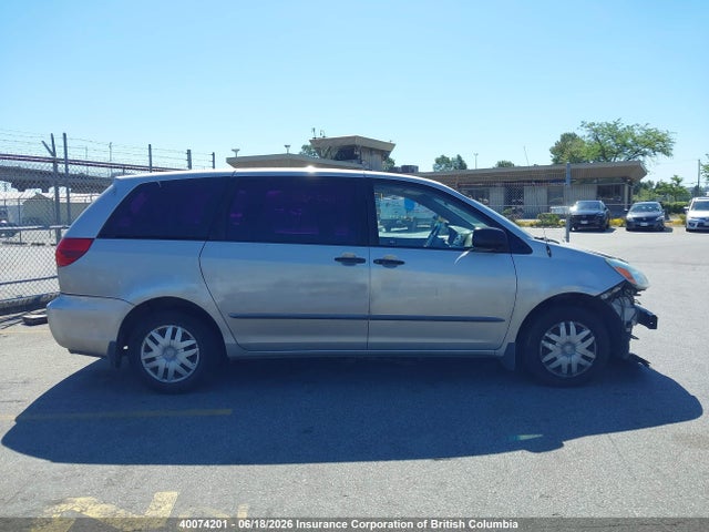 2004 Toyota Sienna Ce მანქანა იყიდება აუქციონზე, vin: 5TDZA29C24S015647, აუქციონის ნომერი: 40074201
