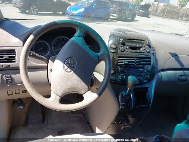 2004 Toyota Sienna Ce მანქანა იყიდება აუქციონზე, vin: 5TDZA29C24S015647, აუქციონის ნომერი: 40074201