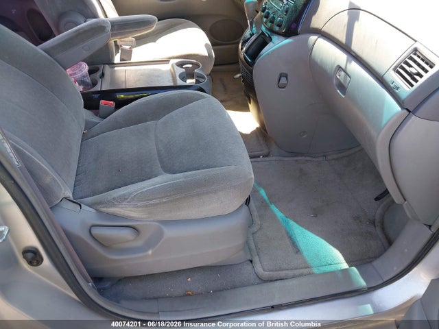 2004 Toyota Sienna Ce მანქანა იყიდება აუქციონზე, vin: 5TDZA29C24S015647, აუქციონის ნომერი: 40074201