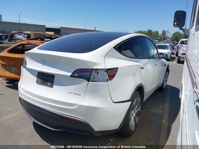 Tesla Model Y 2024 7SAYGDEE7RF044296 Image 4