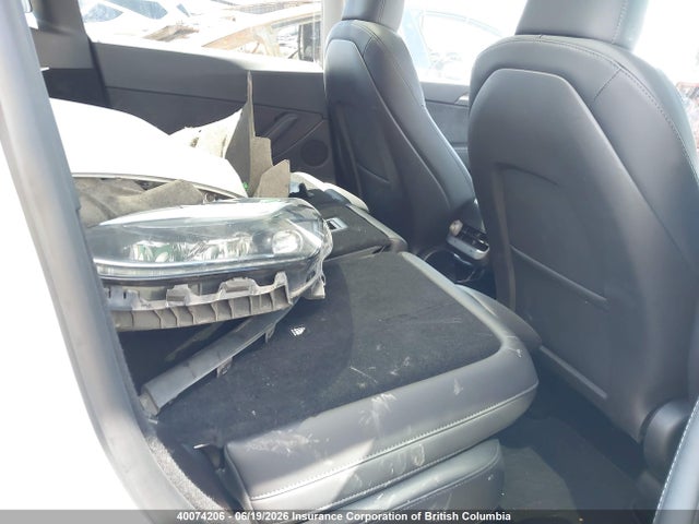 Tesla Model Y 2024 7SAYGDEE7RF044296 Image 8