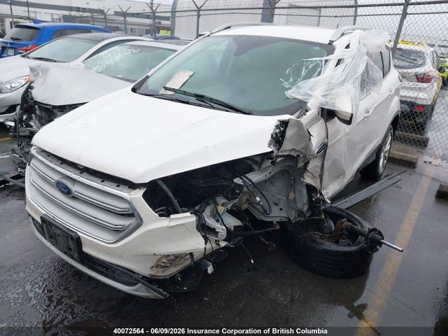 Ford Escape Titanium 2017 1FMCU9J98HUB24164 Image 2