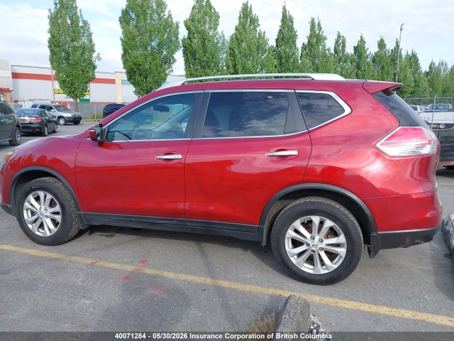 2015 Nissan Rogue S/sl/sv მანქანა იყიდება აუქციონზე, vin: 5N1AT2MV7FC821046, აუქციონის ნომერი: 40071284