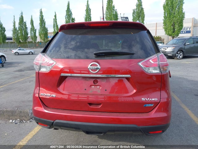 2015 Nissan Rogue S/sl/sv მანქანა იყიდება აუქციონზე, vin: 5N1AT2MV7FC821046, აუქციონის ნომერი: 40071284
