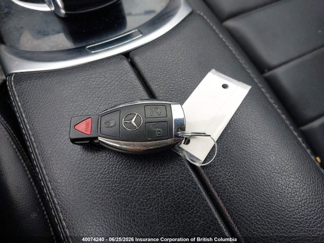 Продажа на аукционе авто 2017 Mercedes-benz C 300 4matic, vin: 55SWF4KB5HU192302, номер лота: 40074240