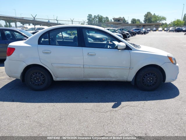 40074302 :رقم المزاد ، KNADH4B3XB6725787 vin ، 2011 Kia Rio مزاد بيع