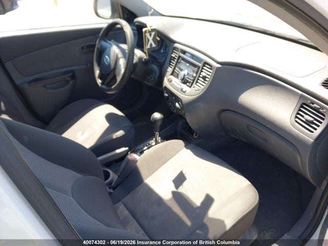 40074302 :رقم المزاد ، KNADH4B3XB6725787 vin ، 2011 Kia Rio مزاد بيع