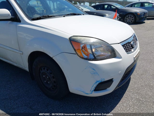 40074302 :رقم المزاد ، KNADH4B3XB6725787 vin ، 2011 Kia Rio مزاد بيع