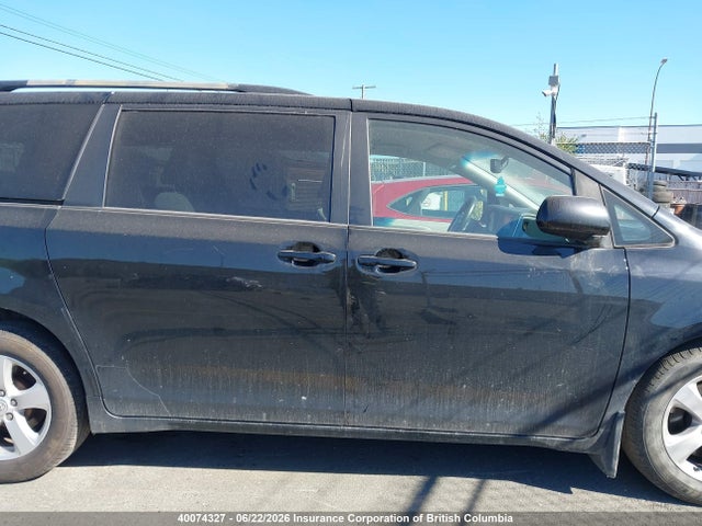 Продажа на аукционе авто 2015 Toyota Sienna Le, vin: 5TDKK3DC0FS535702, номер лота: 40074327