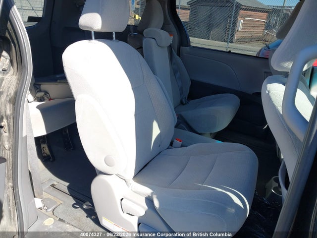 Продажа на аукционе авто 2015 Toyota Sienna Le, vin: 5TDKK3DC0FS535702, номер лота: 40074327