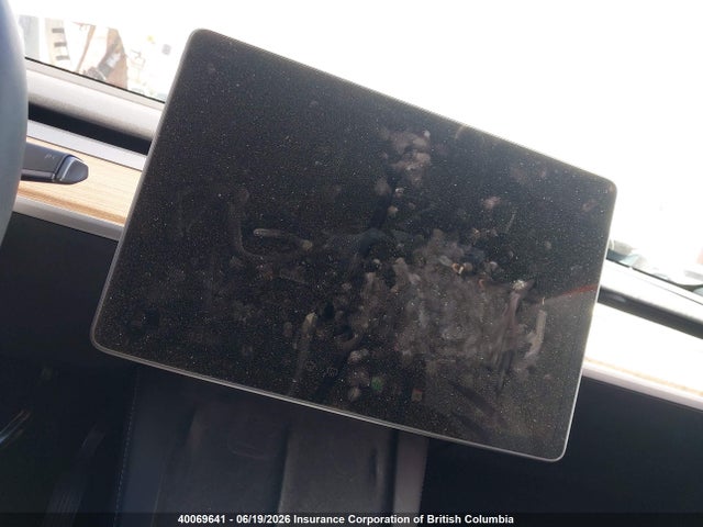 Tesla Model Y 2024 7SAYGDED5RF024992 Image 7