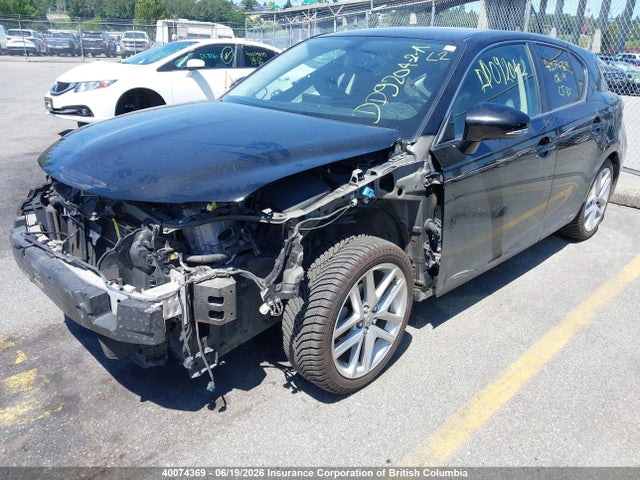 Lexus CT 200 2015 JTHKD5BH5F2221019 Image 2