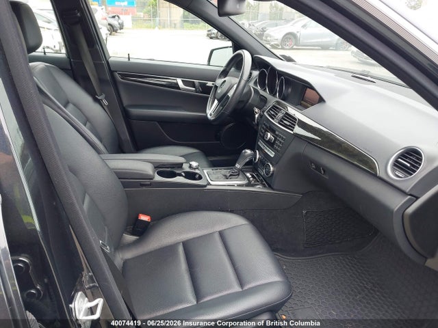 40074419 :رقم المزاد ، WDDGF8AB9DA780243 vin ، 2013 Mercedes-benz C 300 4matic مزاد بيع