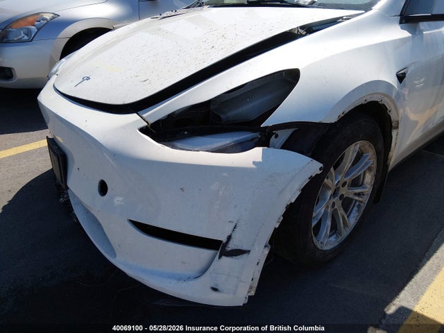 Tesla Model Y 2023 7SAYGDEE9PF771534 Image 2