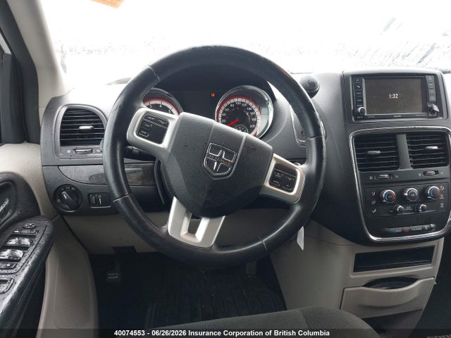 40074553 :رقم المزاد ، 2C4RDGBG6FR611888 vin ، 2015 Dodge Grand Caravan Se مزاد بيع