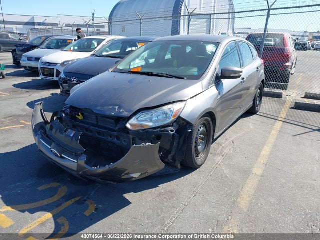 Ford Focus 2014 1FADP3K24EL303792 Image 2
