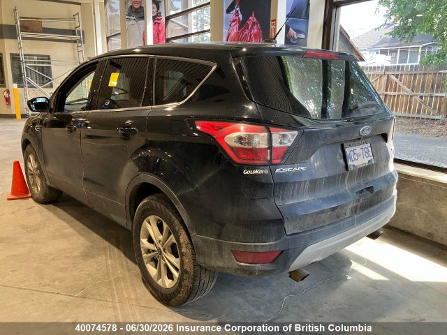 2017 Ford Escape Se მანქანა იყიდება აუქციონზე, vin: 1FMCU9G93HUE58433, აუქციონის ნომერი: 40074578