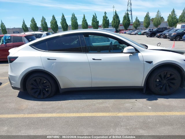 Tesla Model Y 2026 7SAYGDEE5TF322720 Image 12