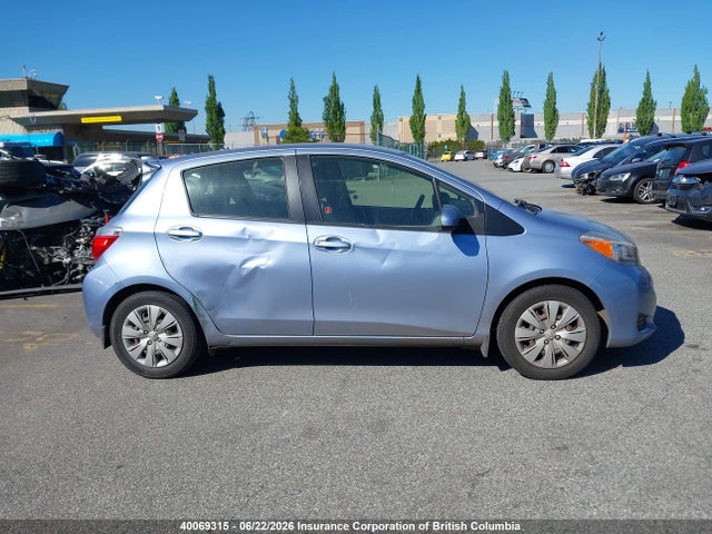 40069315 :رقم المزاد ، JTDKTUD30DD564564 vin ، 2013 Toyota Yaris مزاد بيع
