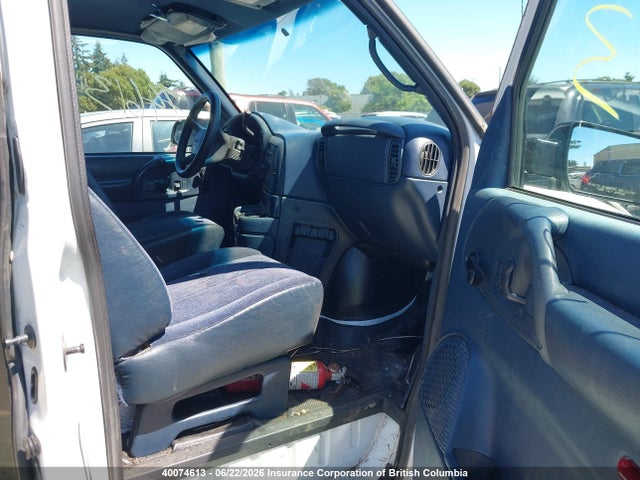 40074613 :رقم المزاد ، 1GCDM19X72B149007 vin ، 2002 Chevrolet Astro مزاد بيع