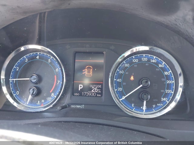 2T1BURHE4HC883927 Toyota COROLLA LE