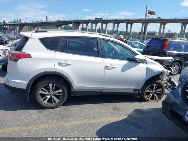 40074634 :رقم المزاد ، 2T3BFREV9JW844504 vin ، 2018 Toyota Rav4 مزاد بيع