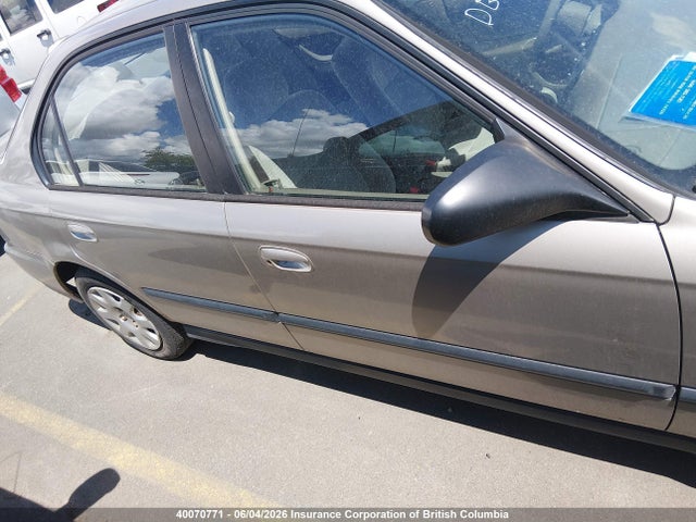 2000 Honda Civic Se მანქანა იყიდება აუქციონზე, vin: 2HGEJ6615YH935271, აუქციონის ნომერი: 40070771