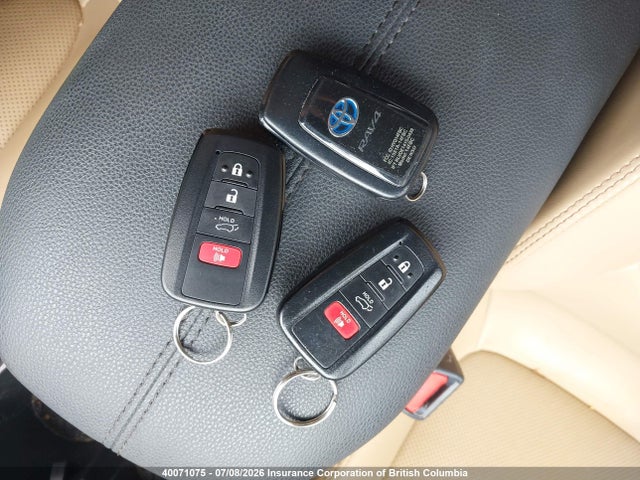 2020 Toyota Rav4 Limited მანქანა იყიდება აუქციონზე, vin: 2T3DWRFV3LW079025, აუქციონის ნომერი: 40071075
