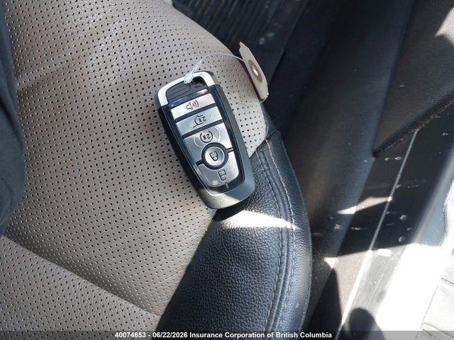40074653 :رقم المزاد ، 1FMCU9DZXNUA40421 vin ، 2022 Ford Escape Titanium Hybrid مزاد بيع