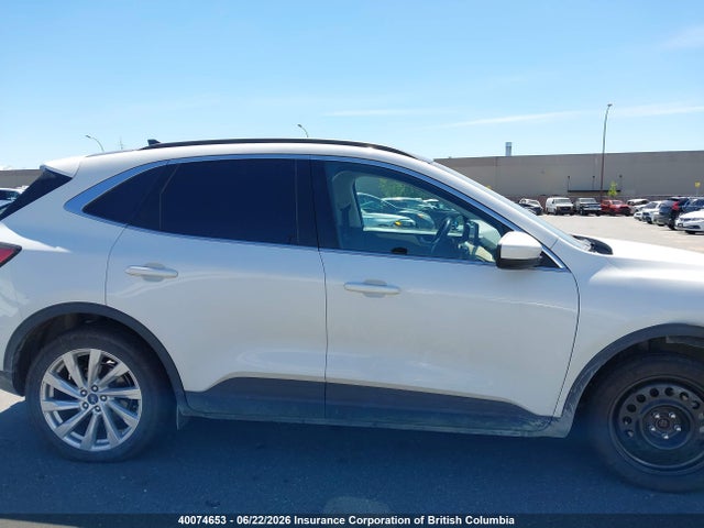 40074653 :رقم المزاد ، 1FMCU9DZXNUA40421 vin ، 2022 Ford Escape Titanium Hybrid مزاد بيع