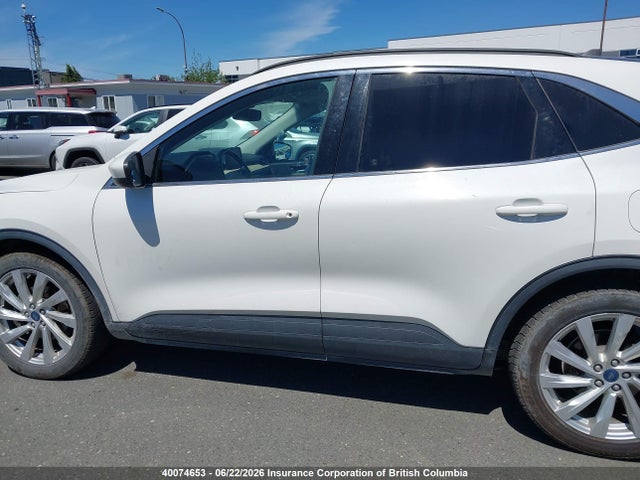 40074653 :رقم المزاد ، 1FMCU9DZXNUA40421 vin ، 2022 Ford Escape Titanium Hybrid مزاد بيع