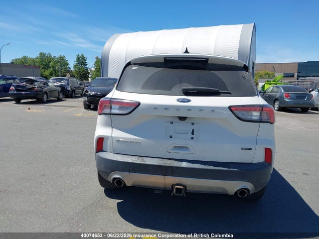 40074653 :رقم المزاد ، 1FMCU9DZXNUA40421 vin ، 2022 Ford Escape Titanium Hybrid مزاد بيع