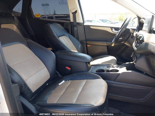 40074653 :رقم المزاد ، 1FMCU9DZXNUA40421 vin ، 2022 Ford Escape Titanium Hybrid مزاد بيع