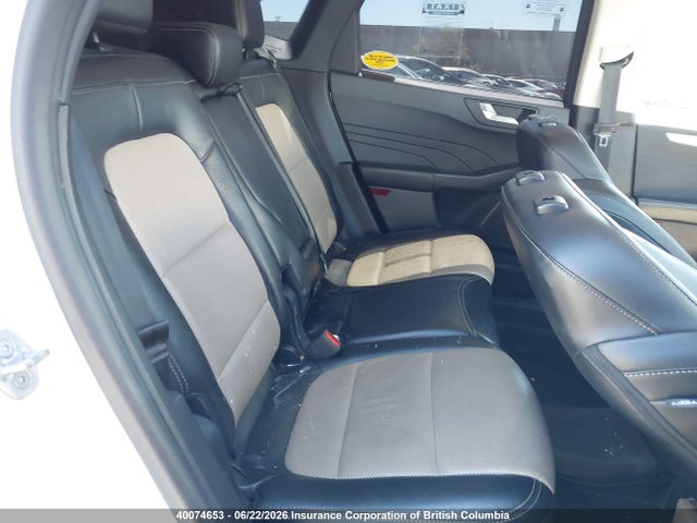 40074653 :رقم المزاد ، 1FMCU9DZXNUA40421 vin ، 2022 Ford Escape Titanium Hybrid مزاد بيع