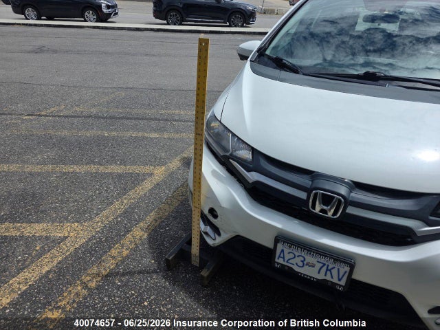 2015 Honda Fit მანქანა იყიდება აუქციონზე, vin: 3HGGK5H85FM105527, აუქციონის ნომერი: 40074657