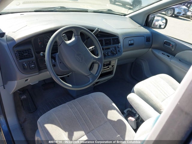 1999 Toyota Sienna Ce მანქანა იყიდება აუქციონზე, vin: 4T3ZF19C4XU122097, აუქციონის ნომერი: 40074714