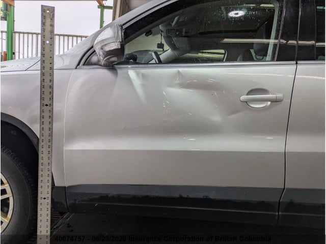 40074757 :رقم المزاد ، WVGBV7AX9BW525455 vin ، 2011 Volkswagen Tiguan S/se/sel مزاد بيع