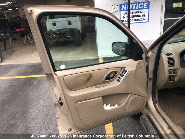 40074809 :رقم المزاد ، 1FMCU94117KB32882 vin ، 2007 Ford Escape Limited مزاد بيع