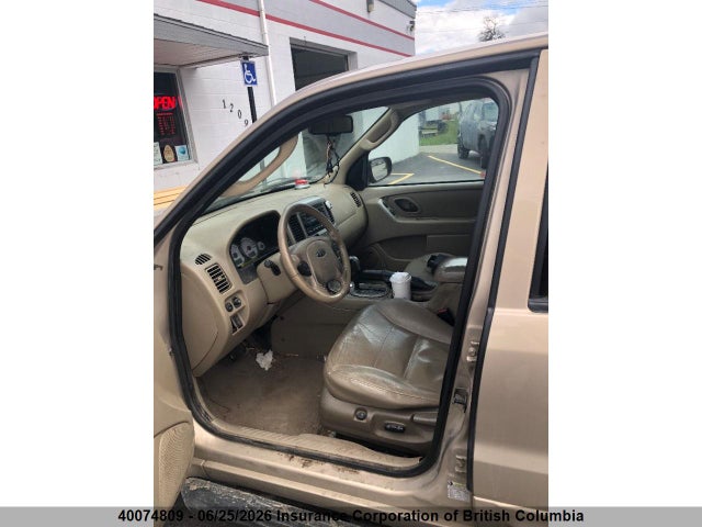 40074809 :رقم المزاد ، 1FMCU94117KB32882 vin ، 2007 Ford Escape Limited مزاد بيع