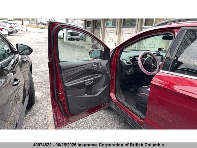 40074822 :رقم المزاد ، 1FMCU0GX8FUC30421 vin ، 2015 Ford Escape Se مزاد بيع